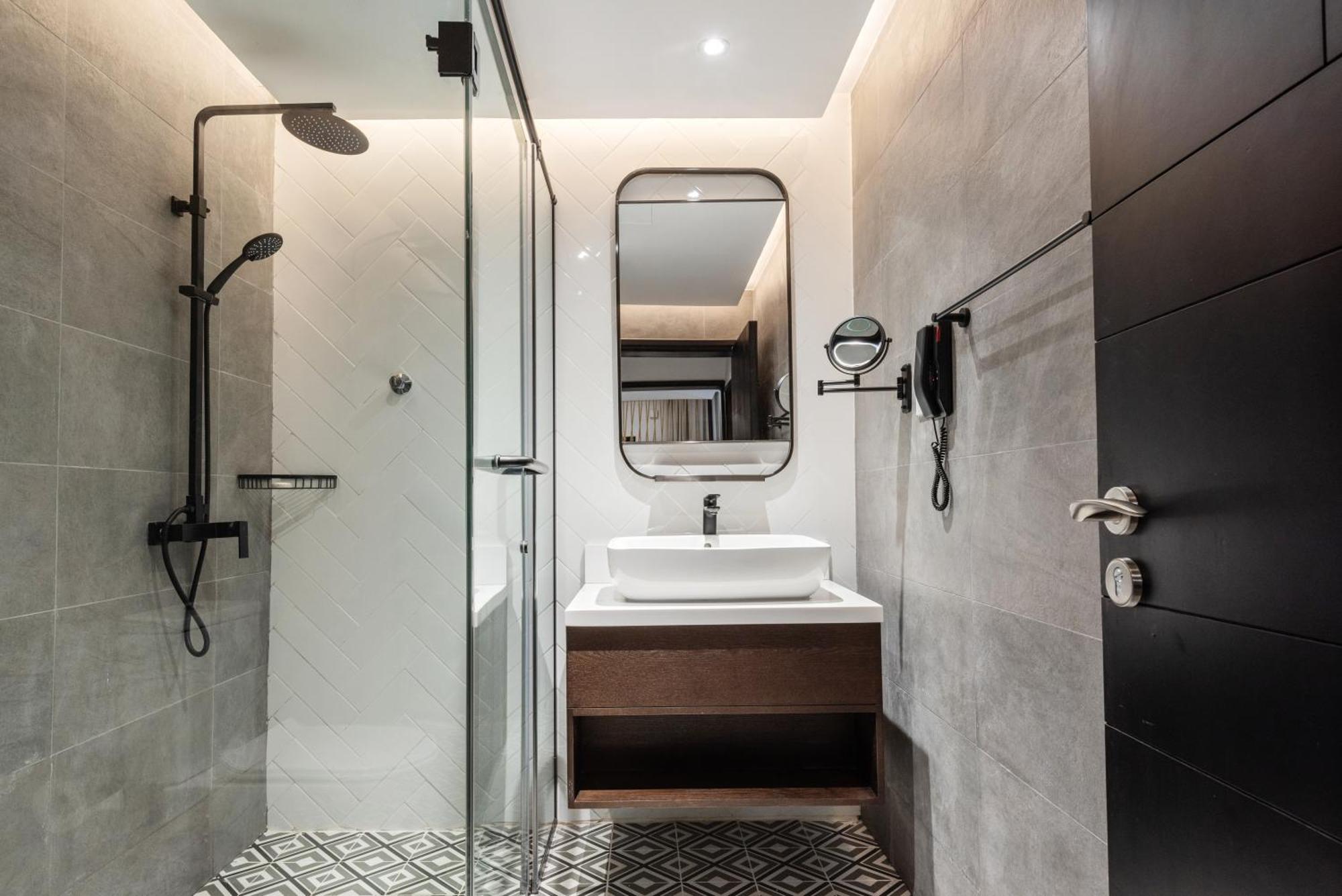 Premium Giraffe Arena Chalet Includes Complimentary Emirates Park Zoo Entry Tickets